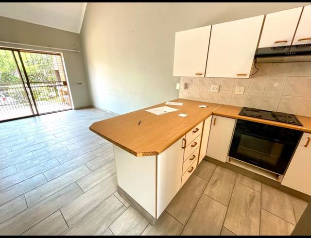 3 BEDROOM TOWNHOUSE FOR SALE IN NOORDHEUWEL